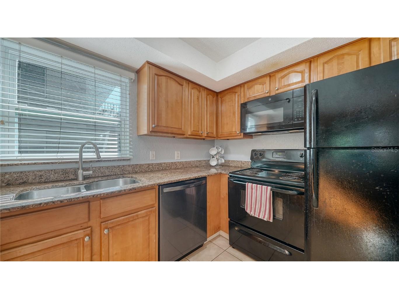 966 La Costa Circle #1 Sarasota FL 34237 A4640593 image4