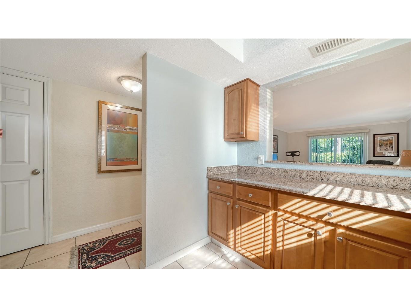 966 La Costa Circle #1 Sarasota FL 34237 A4640593 image5