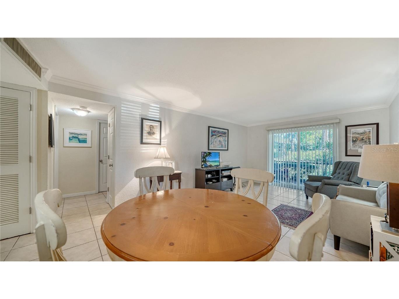 966 La Costa Circle #1 Sarasota FL 34237 A4640593 image8