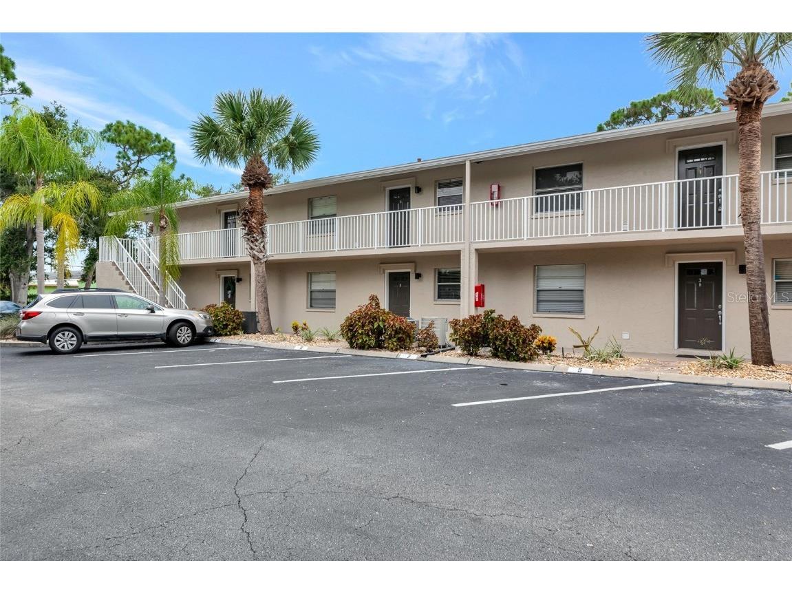 966 La Costa Circle #5 Sarasota FL 34237 A4665073 image1