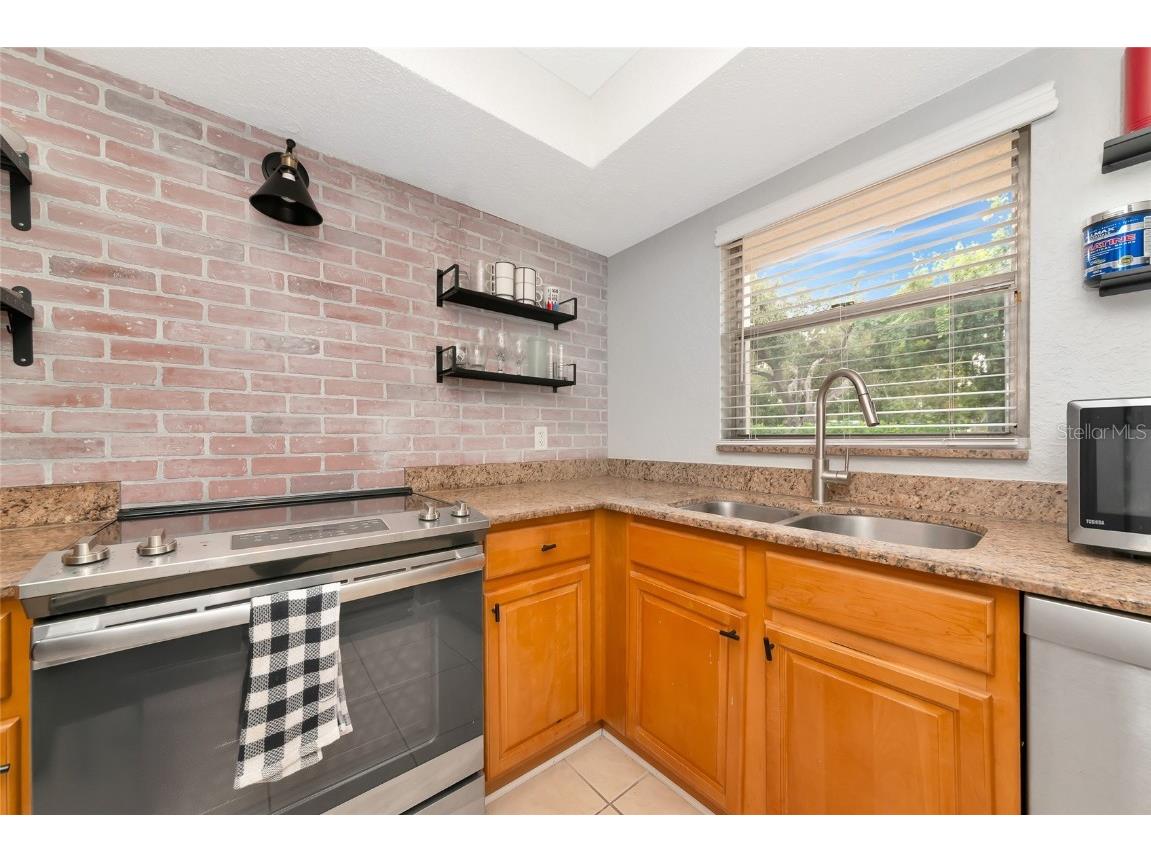 966 La Costa Circle #5 Sarasota FL 34237 A4665073 image10