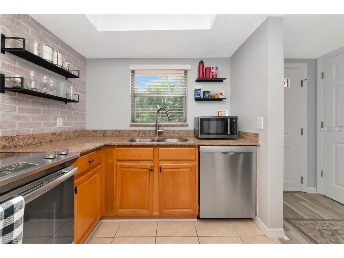 966 La Costa Circle #5 Sarasota FL 34237 A4665073 image11