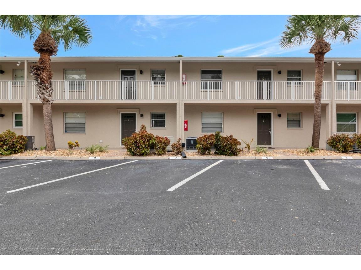 966 La Costa Circle #5 Sarasota FL 34237 A4665073 image2