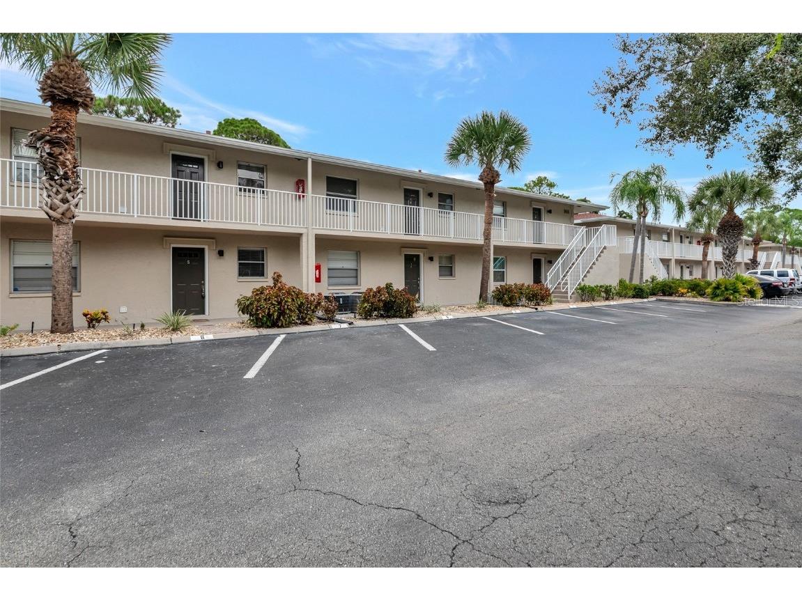 966 La Costa Circle #5 Sarasota FL 34237 A4665073 image3