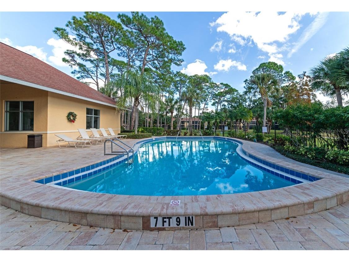 966 La Costa Circle #5 Sarasota FL 34237 A4665073 image36