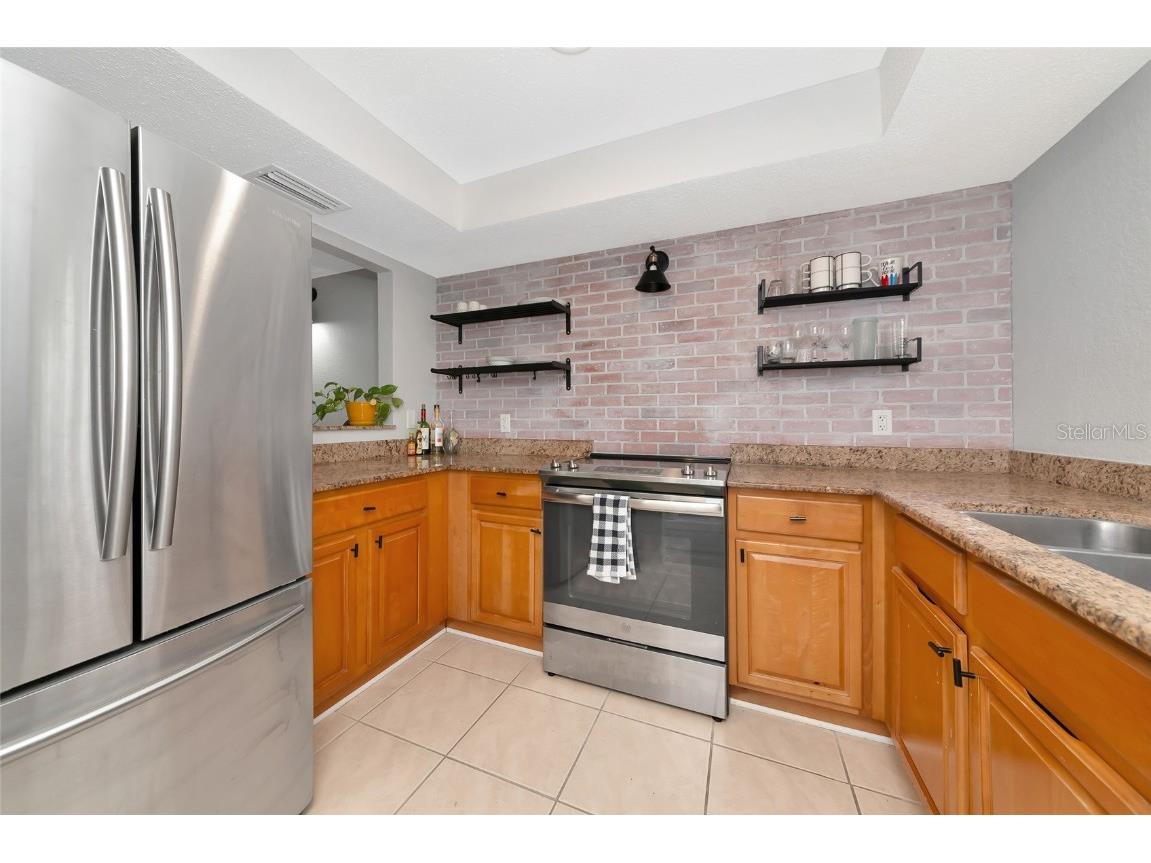 966 La Costa Circle #5 Sarasota FL 34237 A4665073 image8