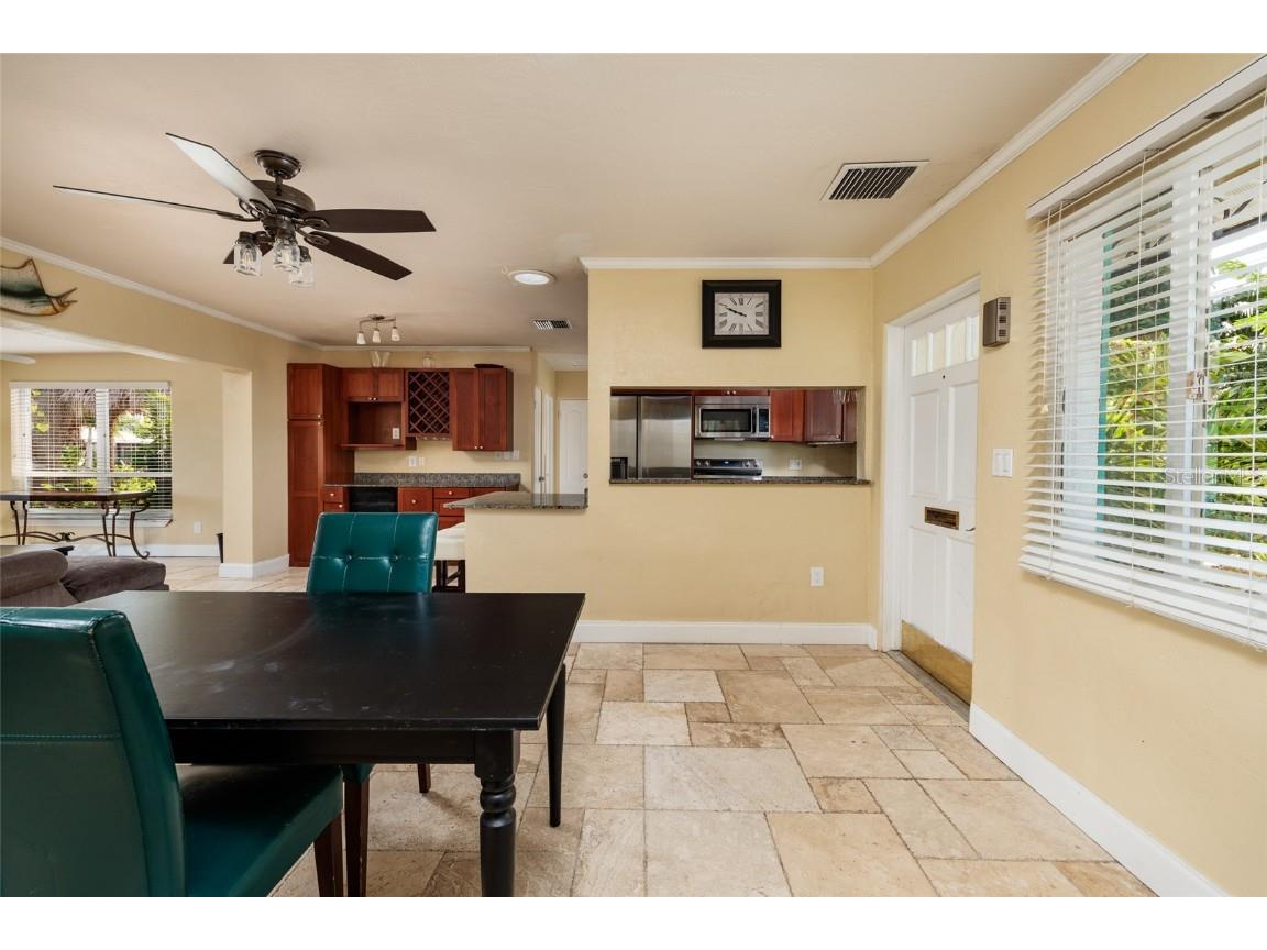 9665 2nd Street N Saint Petersburg FL 33702 TB8447123 image10