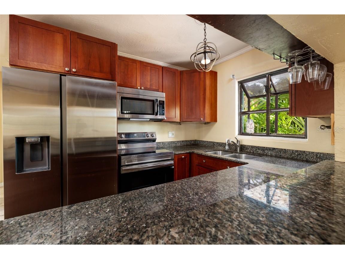 9665 2nd Street N Saint Petersburg FL 33702 TB8447123 image13