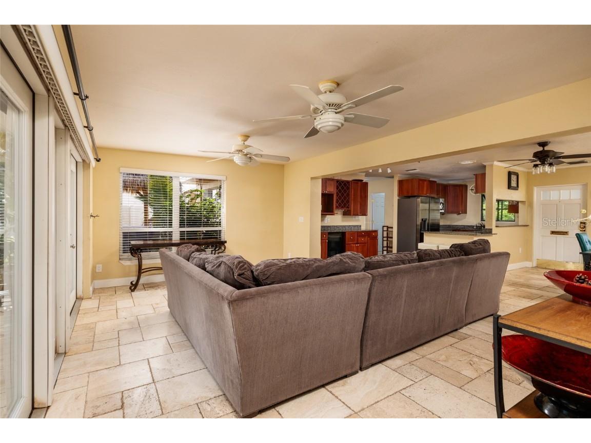 9665 2nd Street N Saint Petersburg FL 33702 TB8447123 image15