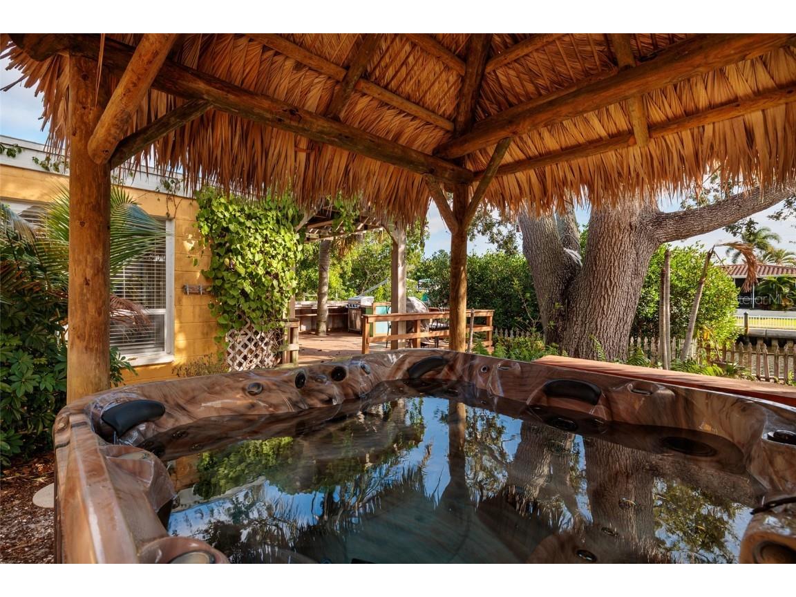 9665 2nd Street N Saint Petersburg FL 33702 TB8447123 image26