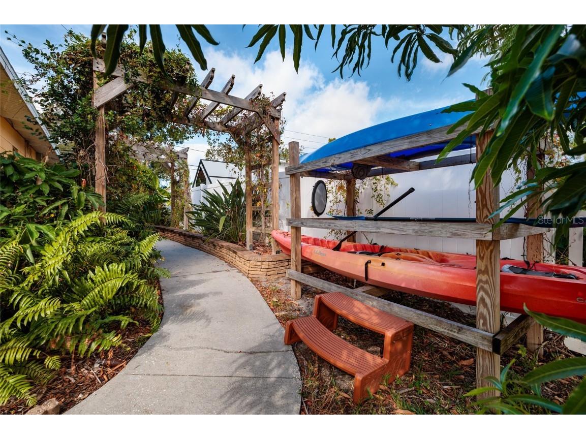 9665 2nd Street N Saint Petersburg FL 33702 TB8447123 image27