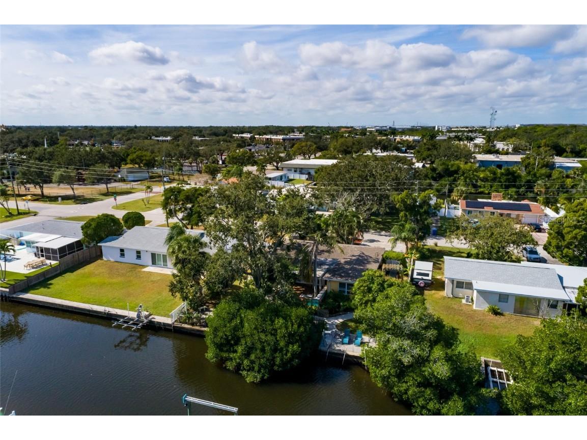 9665 2nd Street N Saint Petersburg FL 33702 TB8447123 image33