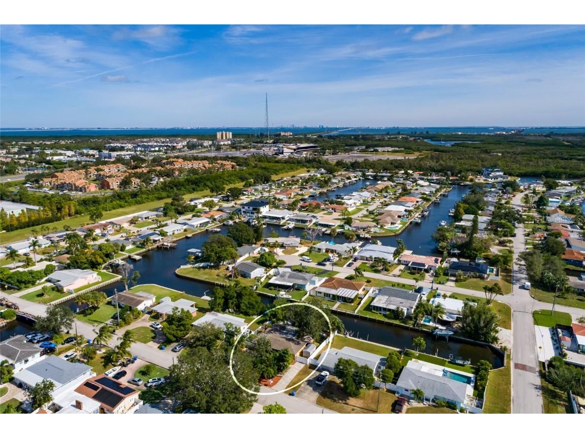 9665 2nd Street N Saint Petersburg FL 33702 TB8447123 image34