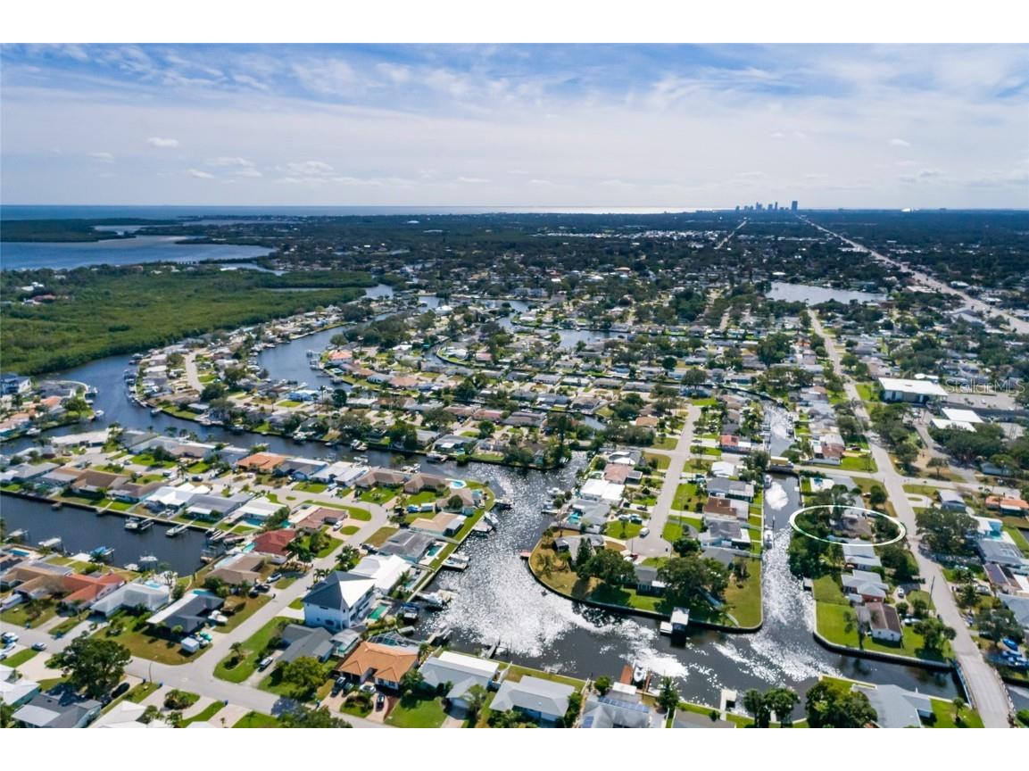 9665 2nd Street N Saint Petersburg FL 33702 TB8447123 image36