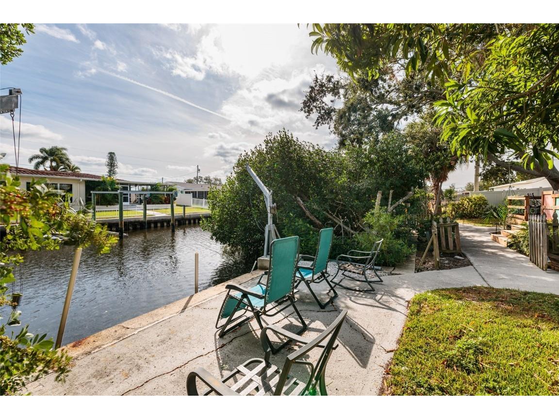 9665 2nd Street N Saint Petersburg FL 33702 TB8447123 image4