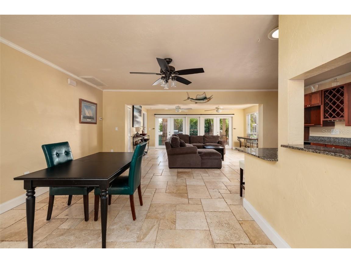 9665 2nd Street N Saint Petersburg FL 33702 TB8447123 image9