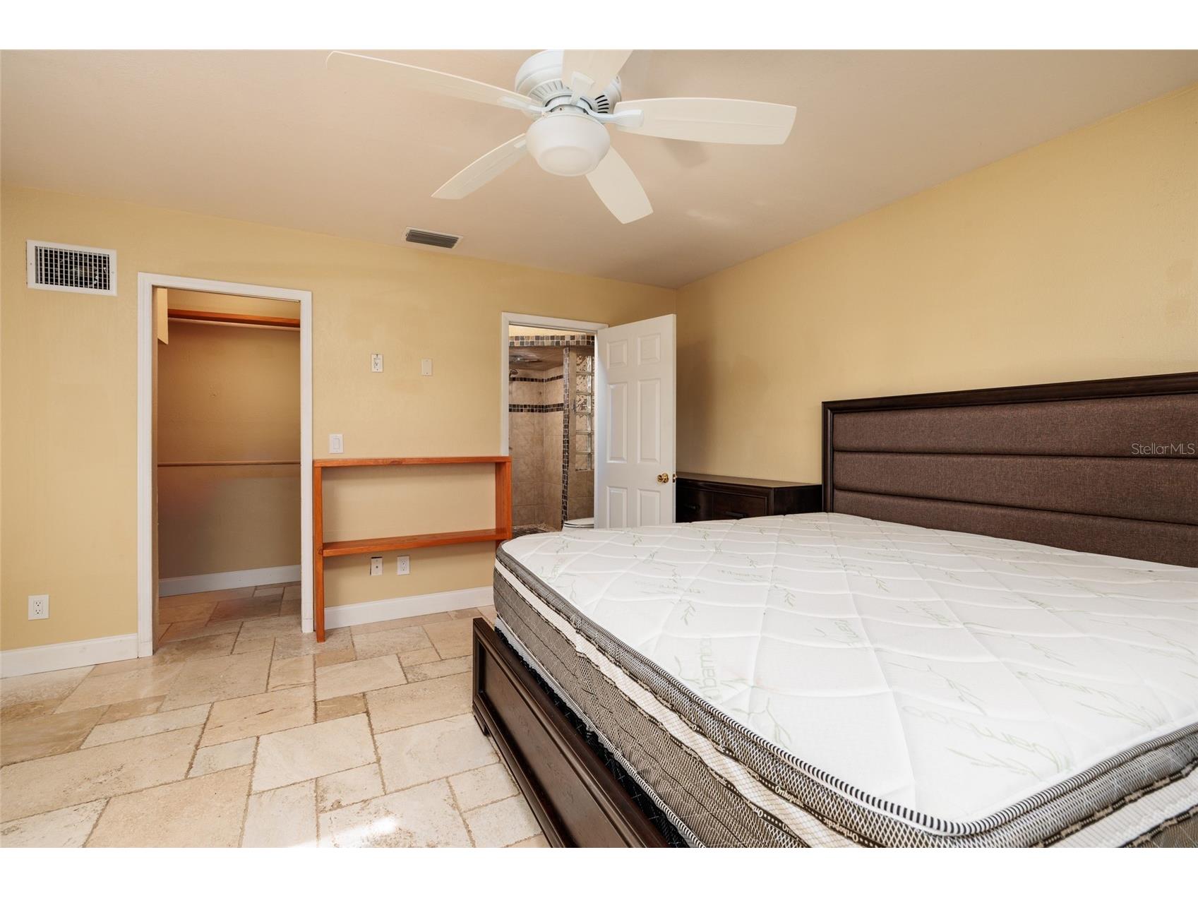 9665 2nd Street N Saint Petersburg FL 33702 TB8485017 image12