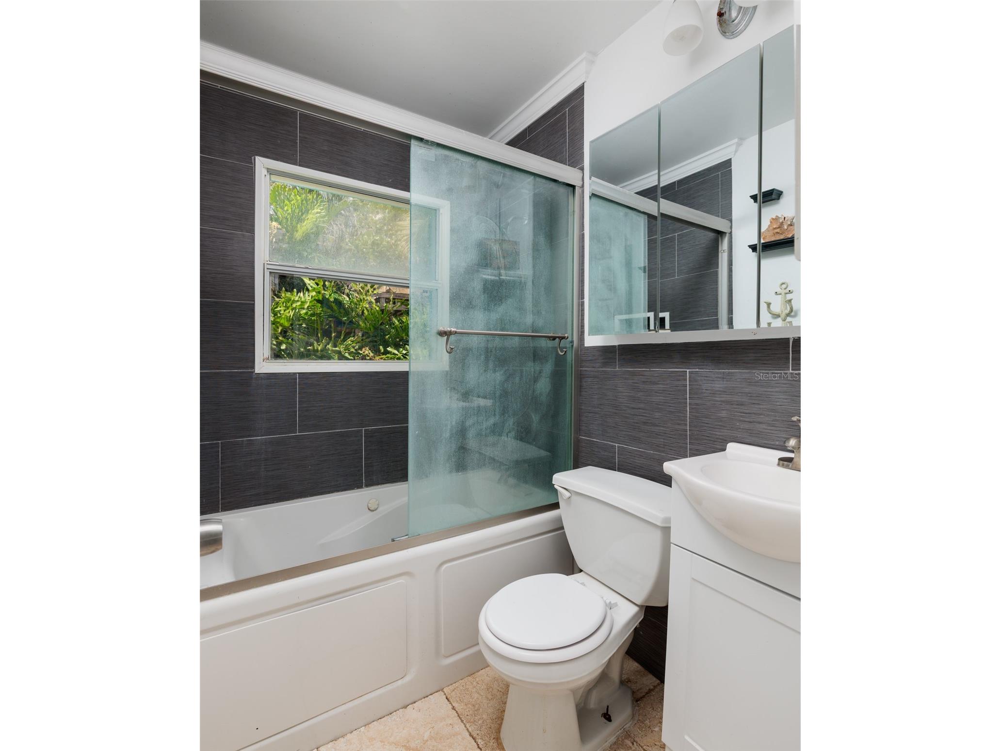 9665 2nd Street N Saint Petersburg FL 33702 TB8485017 image15