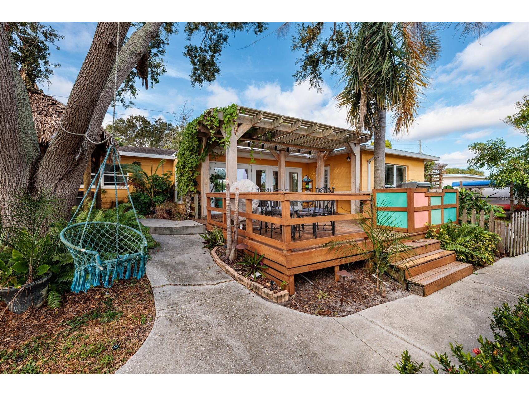 9665 2nd Street N Saint Petersburg FL 33702 TB8485017 image17