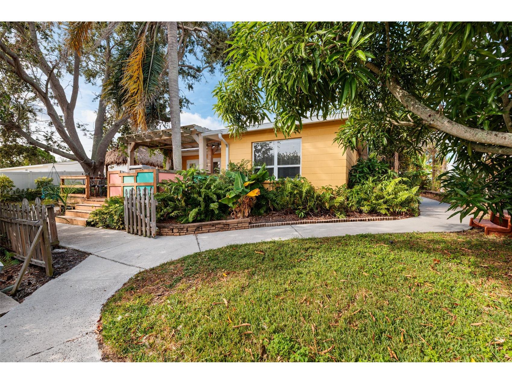 9665 2nd Street N Saint Petersburg FL 33702 TB8485017 image20