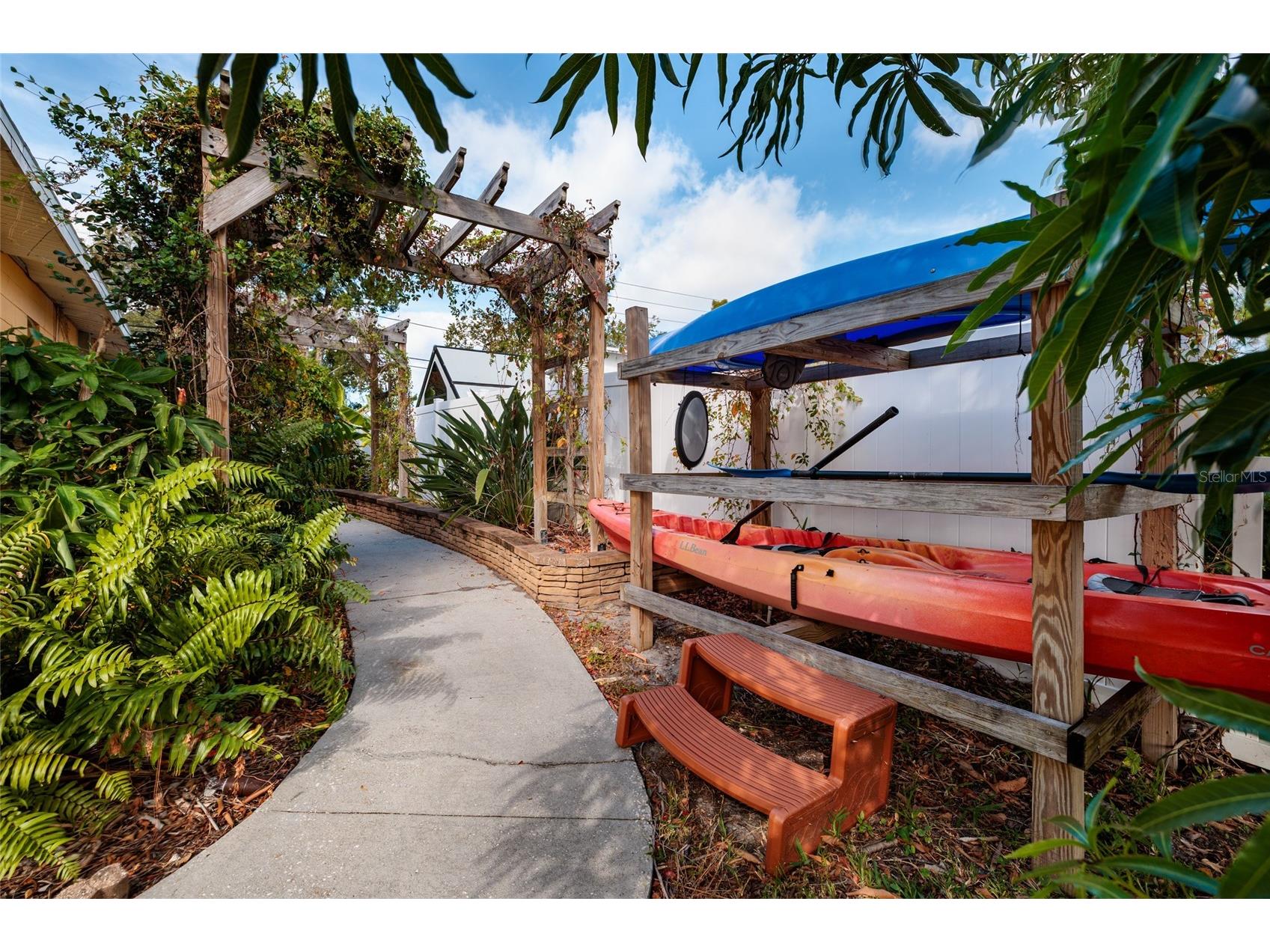 9665 2nd Street N Saint Petersburg FL 33702 TB8485017 image21