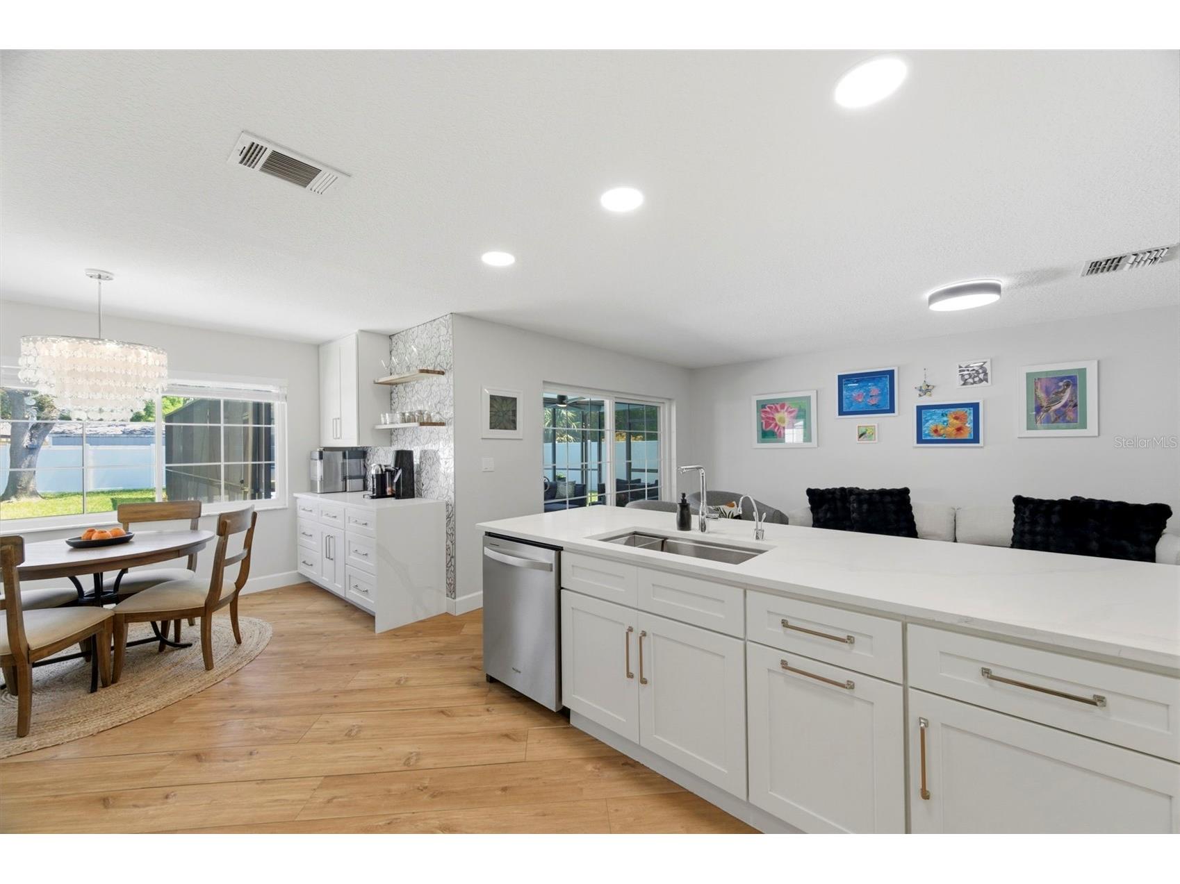 9667 123rd Way Seminole FL 33772 TB8489172 image23