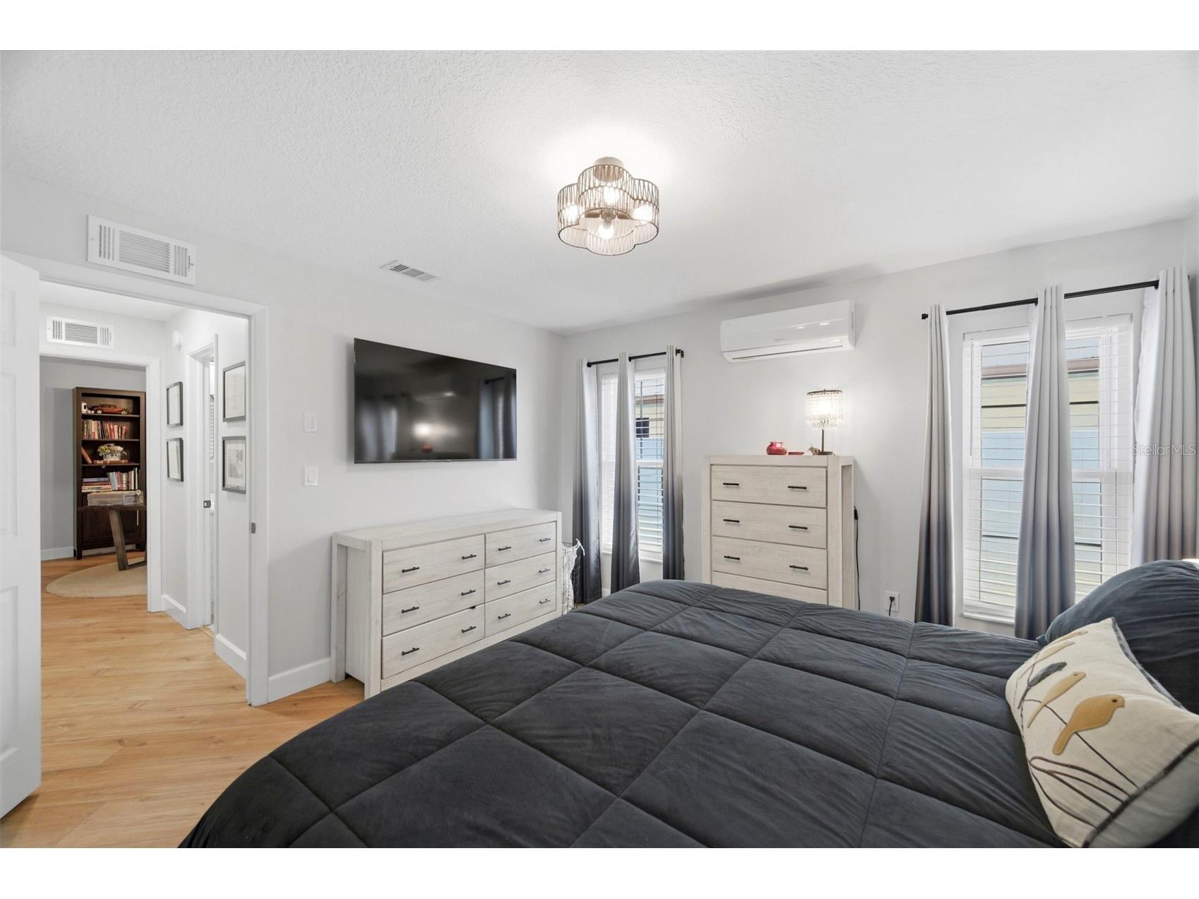 9667 123rd Way Seminole FL 33772 TB8489172 image30