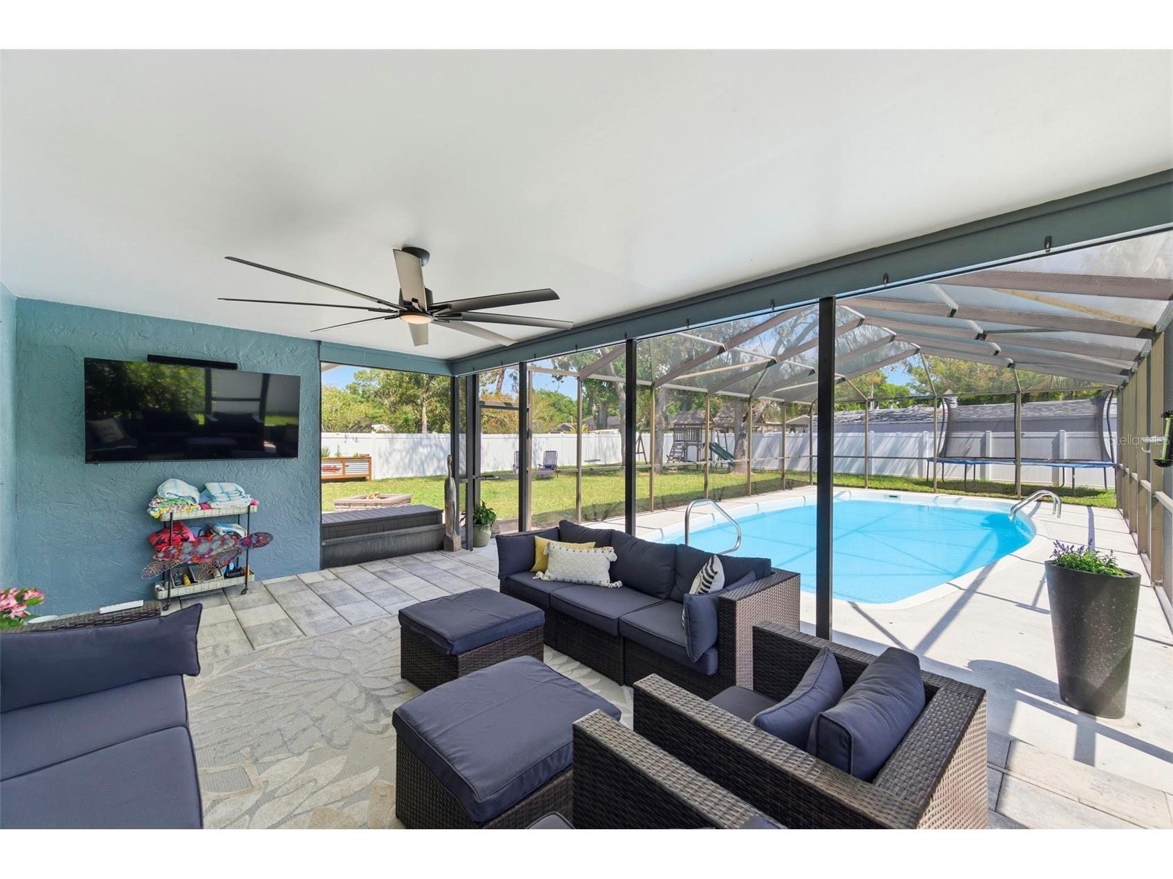9667 123rd Way Seminole FL 33772 TB8489172 image46