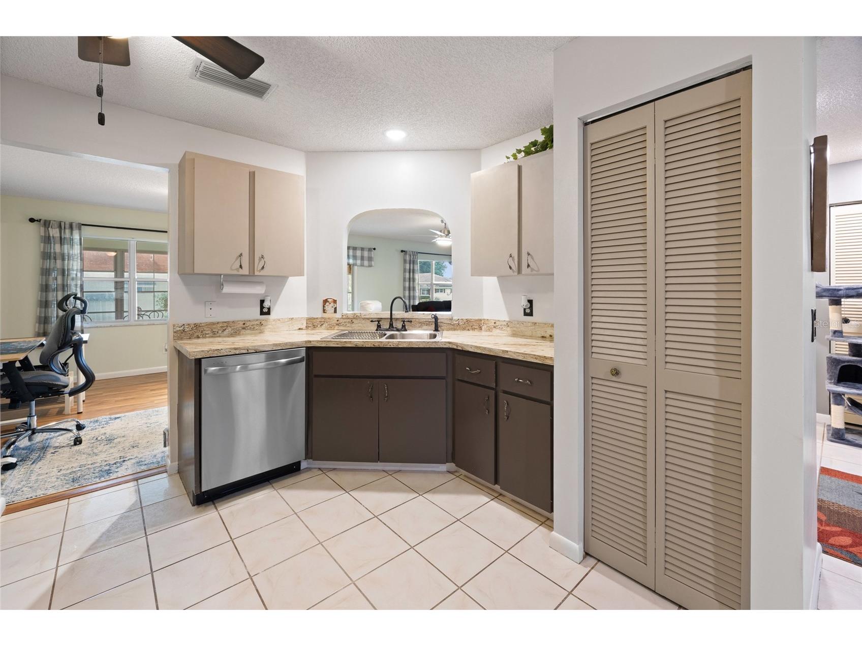 9669 SW 94th Avenue #D Ocala FL 34481 OM704901 image9