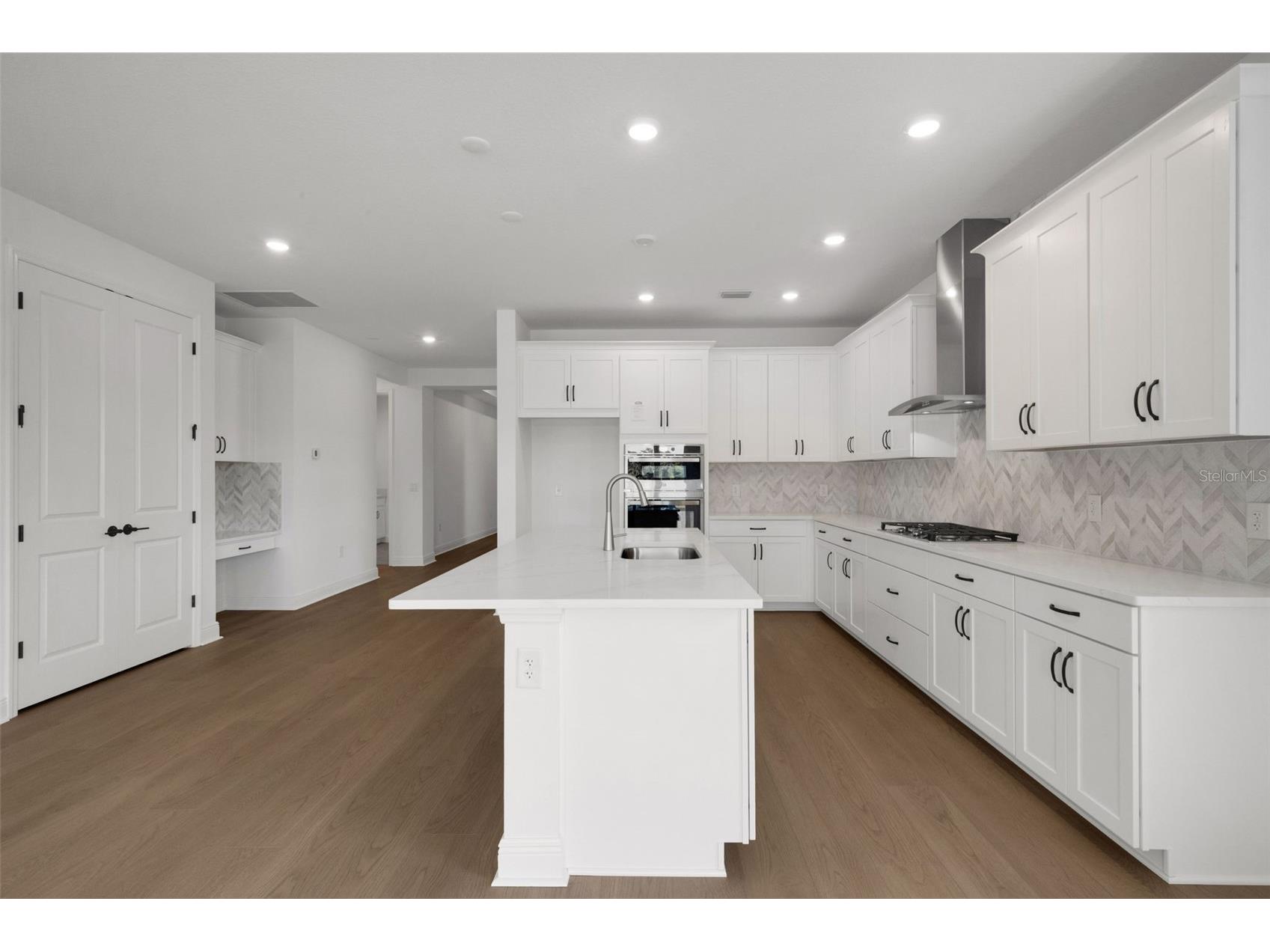 9670 Crystal Isles Circle Sarasota FL 34241 A4689123 image6