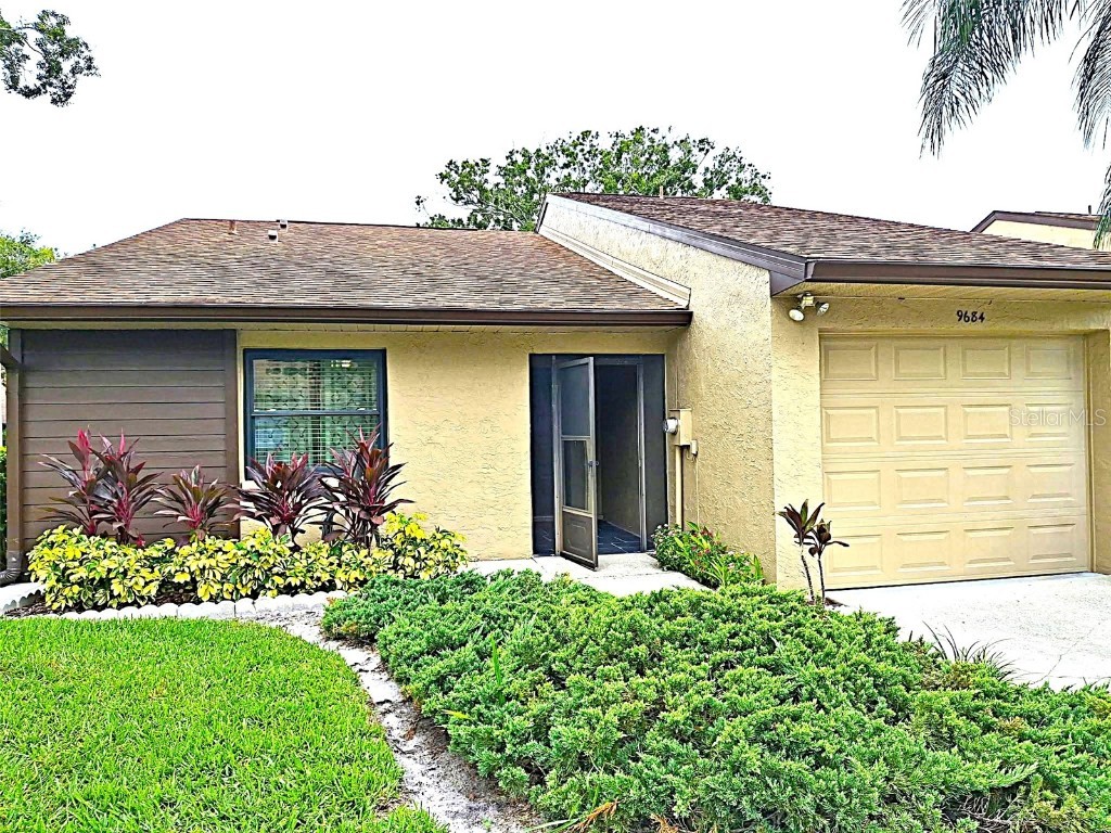 9684 Lake Seminole Drive E Largo FL 33773 TB8424192 image1