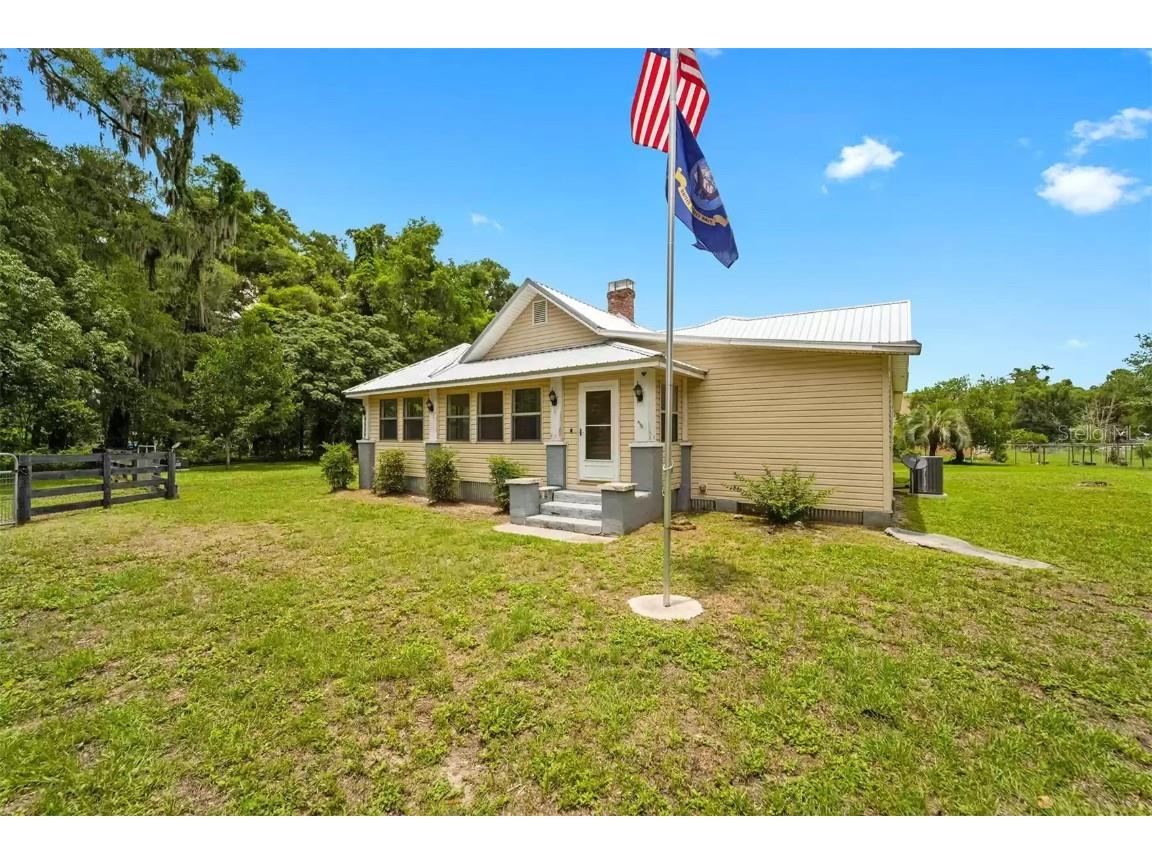 9686 NE 20th Court Anthony FL 32617 OM650818 image1