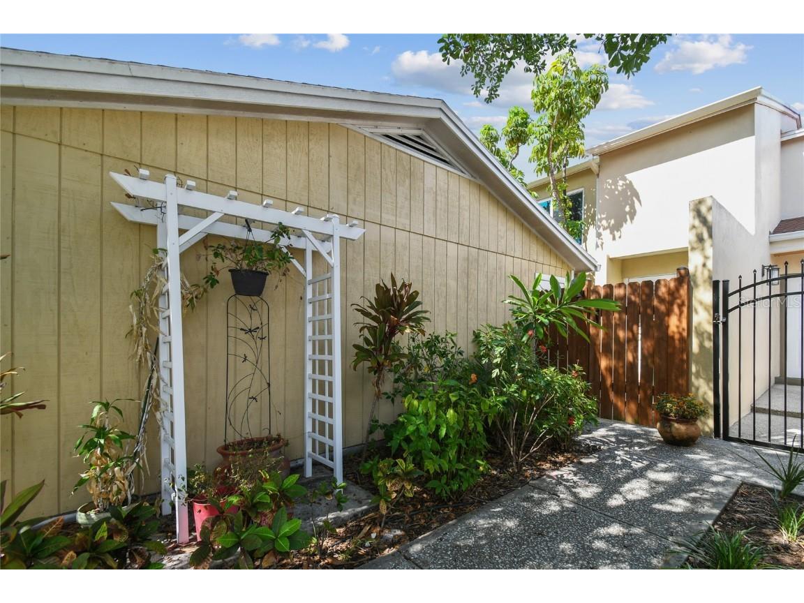 97 Davis Boulevard E #B Tampa FL 33606 TB8426620 image10