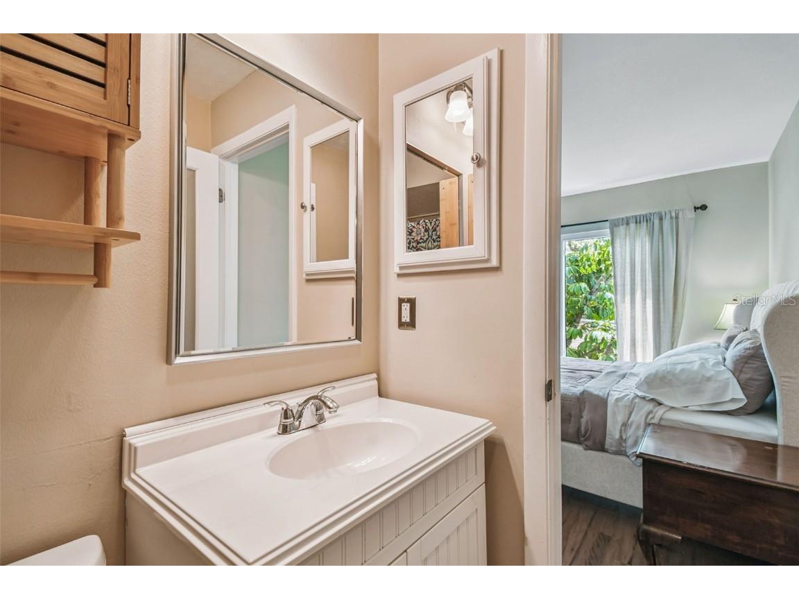 97 Davis Boulevard E #B Tampa FL 33606 TB8426620 image36