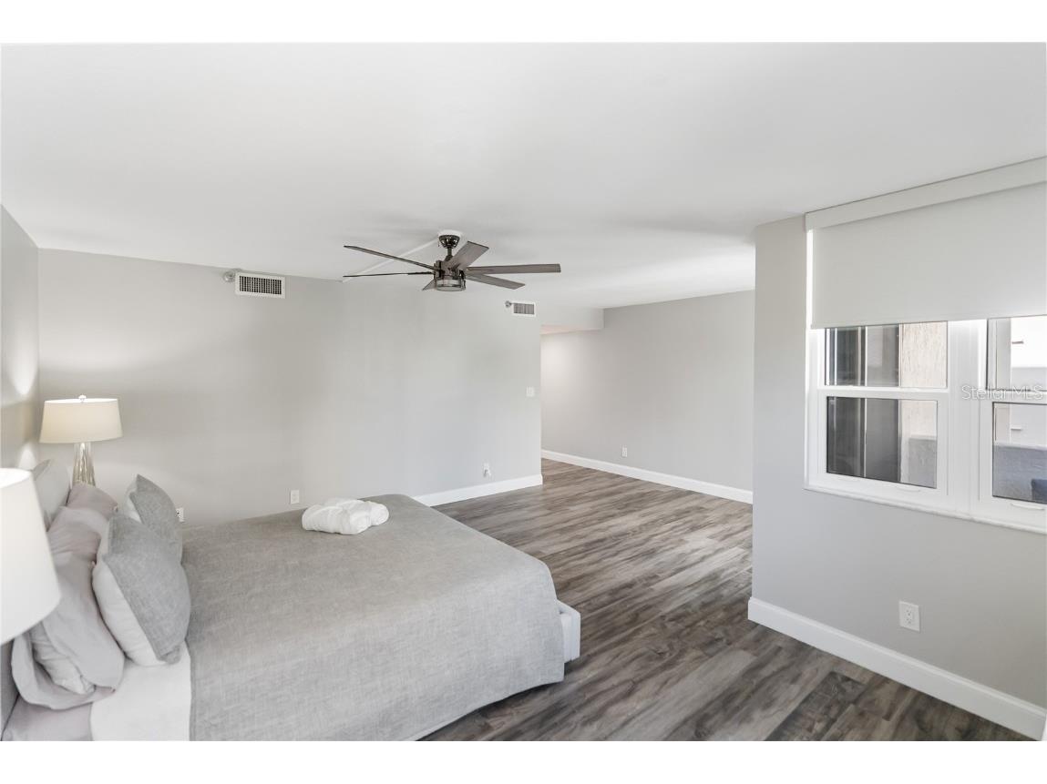 97 Sunset Drive #201 Sarasota FL 34236 A4673642 image27