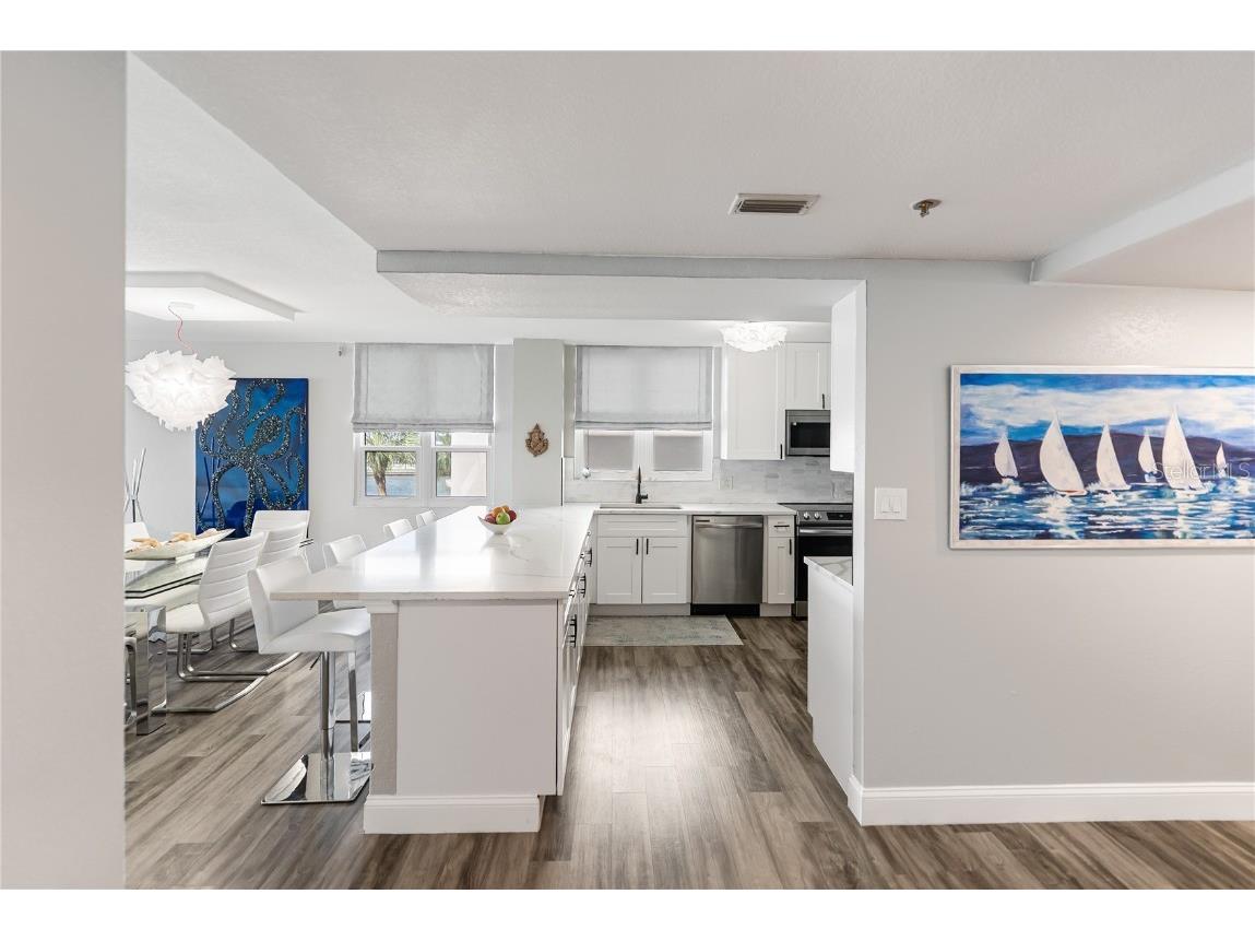 97 Sunset Drive #201 Sarasota FL 34236 A4673642 image4