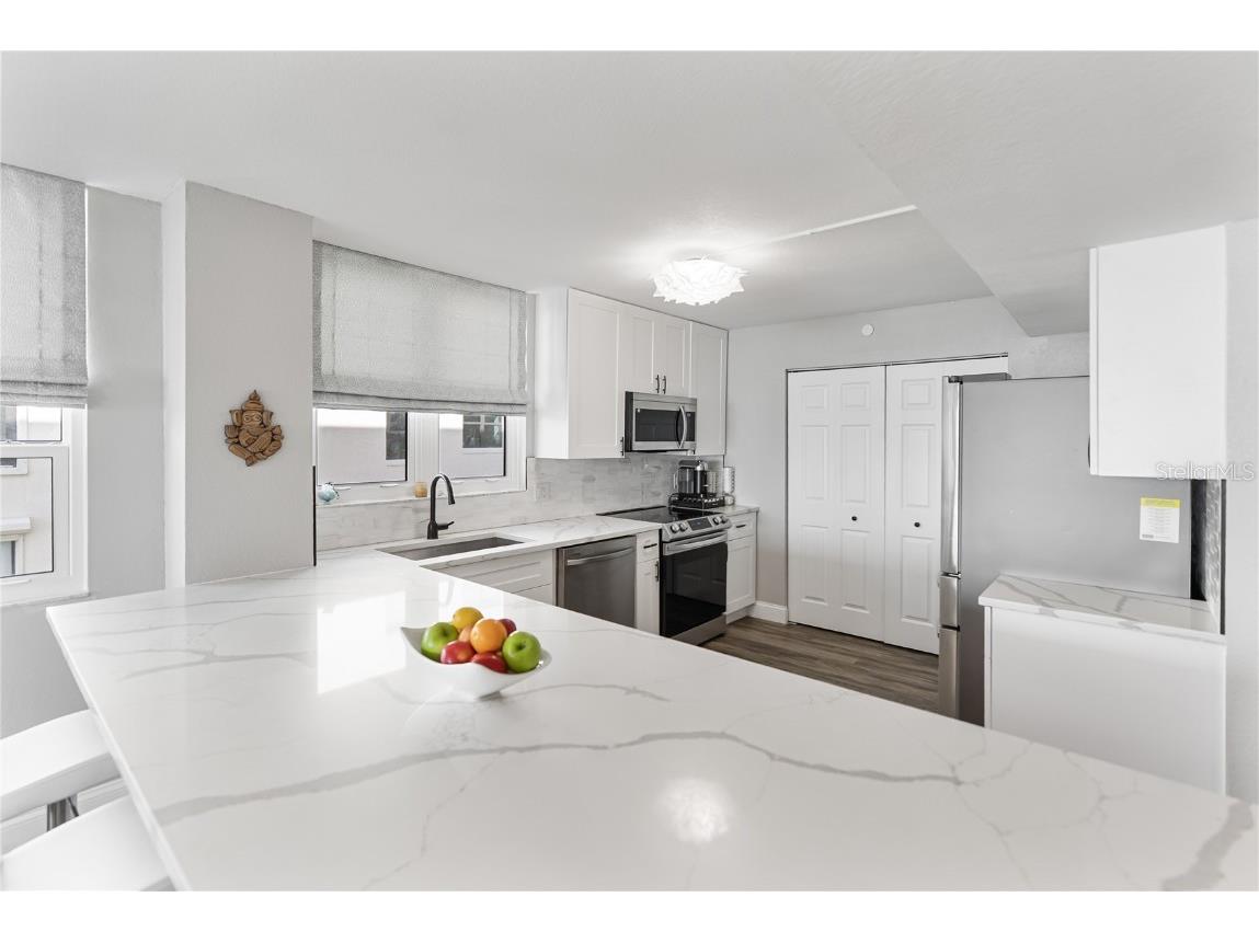 97 Sunset Drive #201 Sarasota FL 34236 A4673642 image7