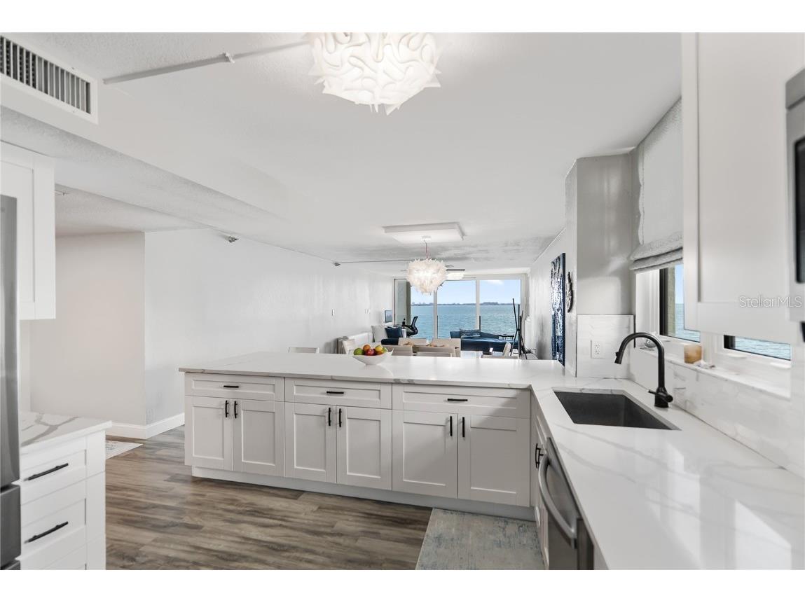 97 Sunset Drive #201 Sarasota FL 34236 A4673642 image9