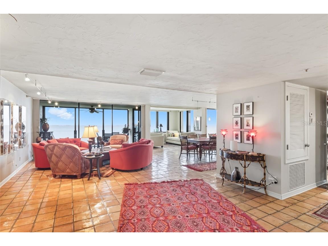 97 Sunset Drive #501 Sarasota FL 34236 A4665757 image2