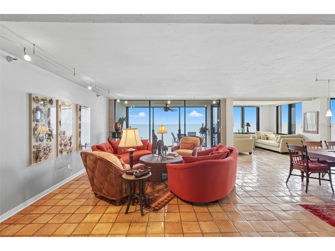 97 Sunset Drive #501 Sarasota FL 34236 A4665757 image4