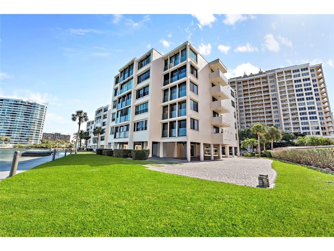 97 Sunset Drive #PH2 Sarasota FL 34236 - SARASOTA BAY INTRACOASTAL WAY A4565467 image1