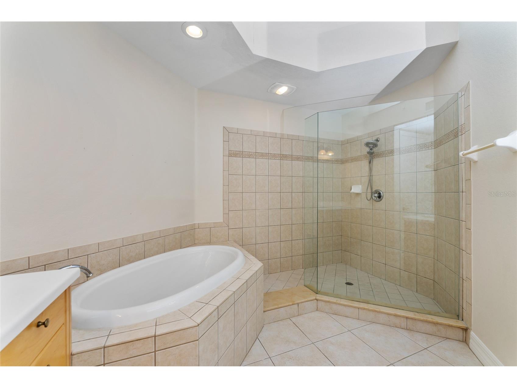 97 Vivante #9748 Punta Gorda FL 33950 C7526553 image25