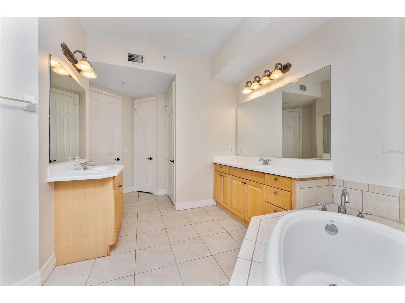 97 Vivante #9748 Punta Gorda FL 33950 C7526553 image28