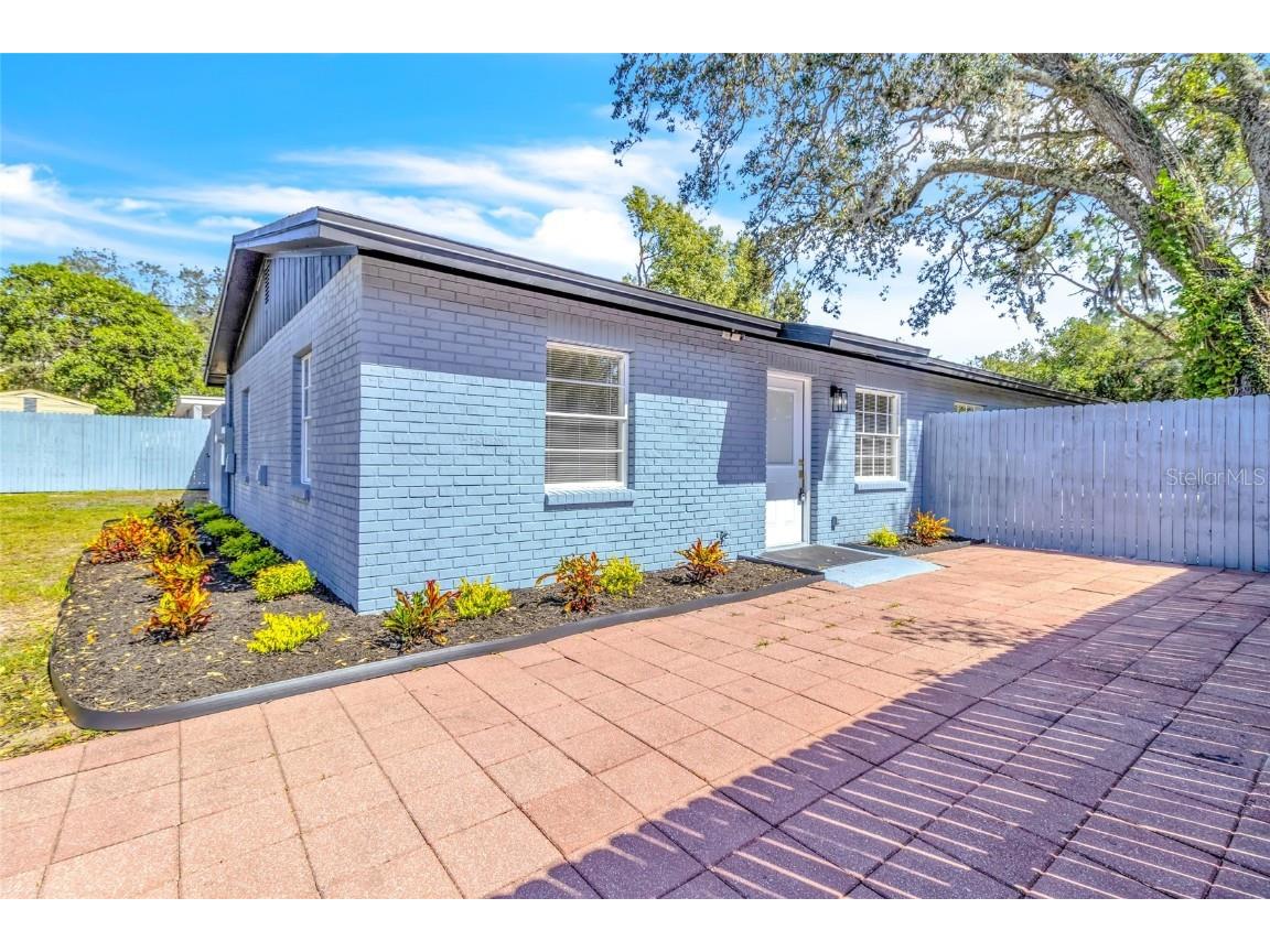 9705 N 15th Street Tampa FL 33612 TB8313443 image1