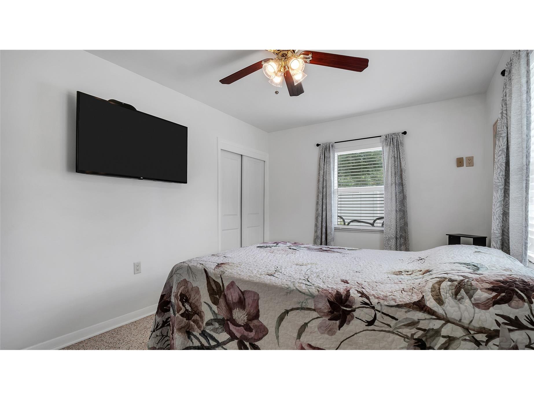 9708 Forest Hills Drive Tampa FL 33612 TB8515071 image37
