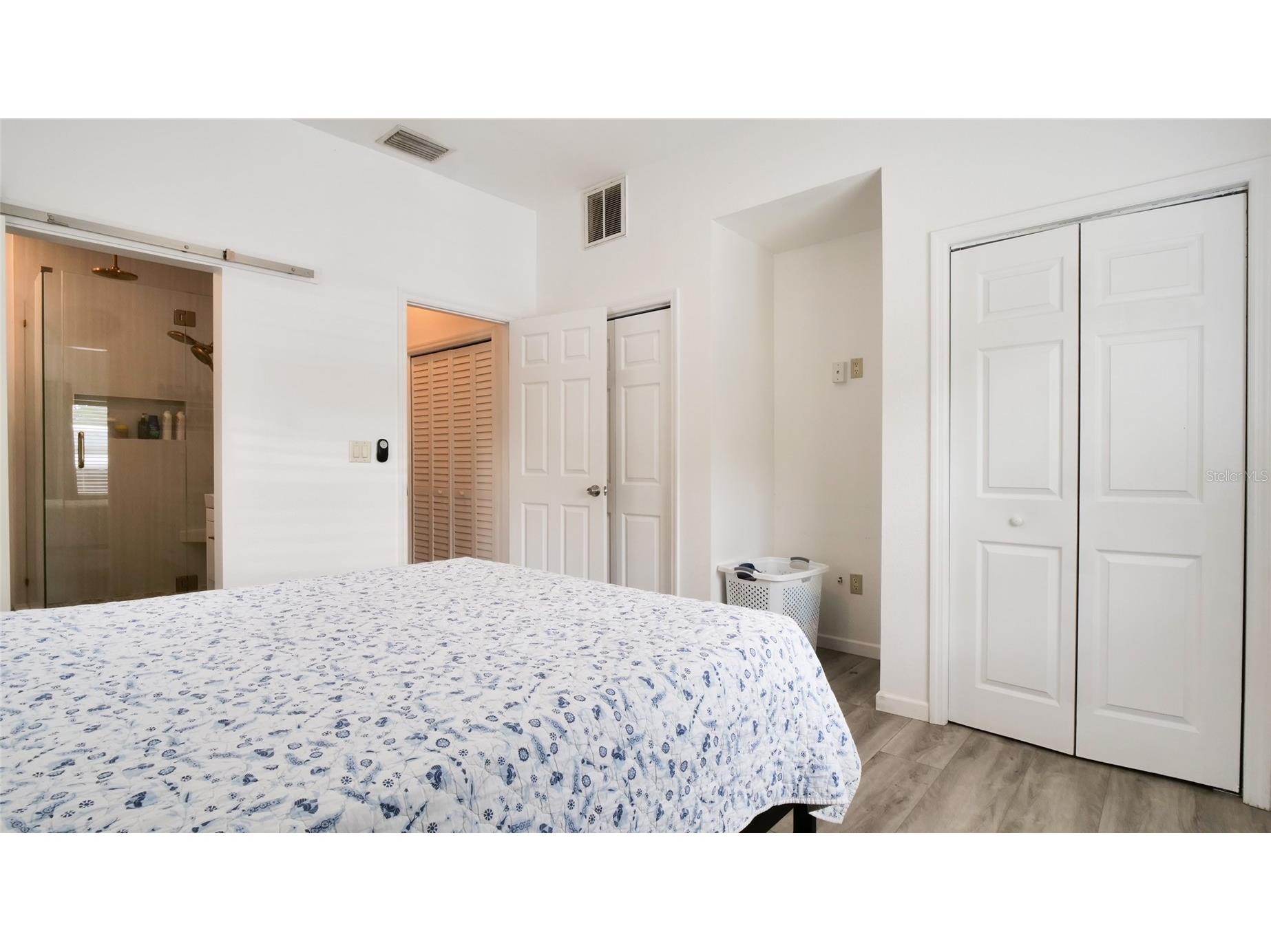 9708 Forest Hills Drive Tampa FL 33612 TB8515071 image40