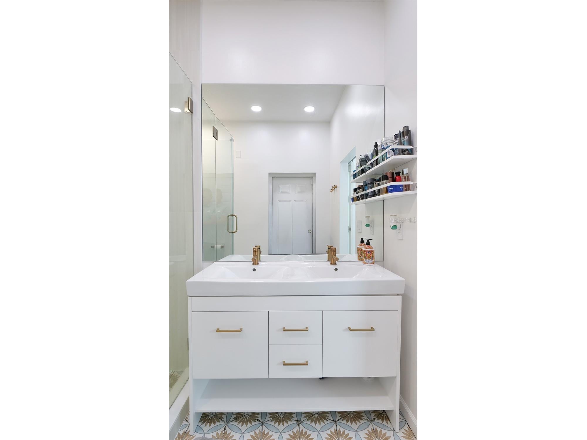 9708 Forest Hills Drive Tampa FL 33612 TB8515071 image46