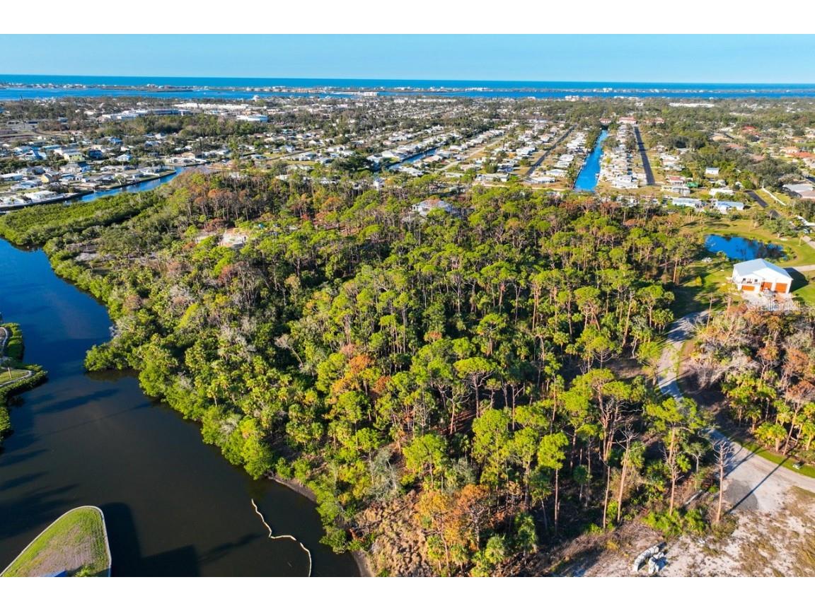 971 Lampp Drive Englewood FL 34223 D6140063 image1