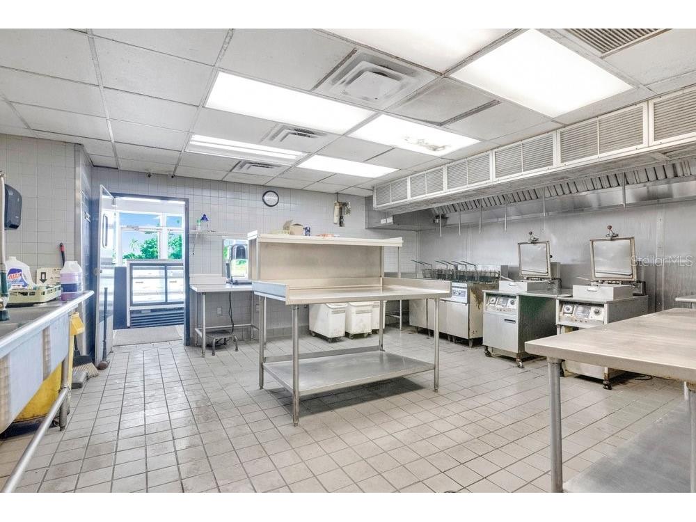 9710 E Colonial Drive Orlando FL 32817 O6423891 image12