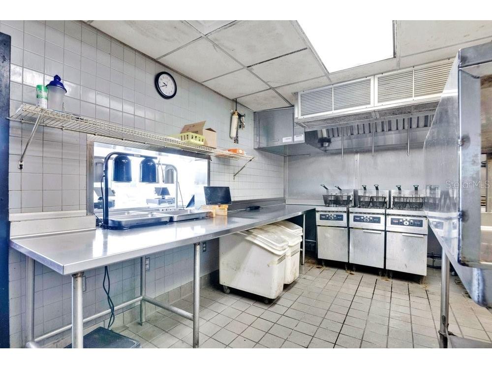9710 E Colonial Drive Orlando FL 32817 O6423891 image15